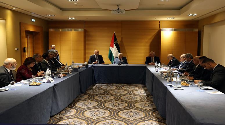 الرئيس محمود عباس، خلال لقائه السفراء العرب المعتمدين لدى جمهورية قبرص، في العاصمة القبرصية نيقوسيا